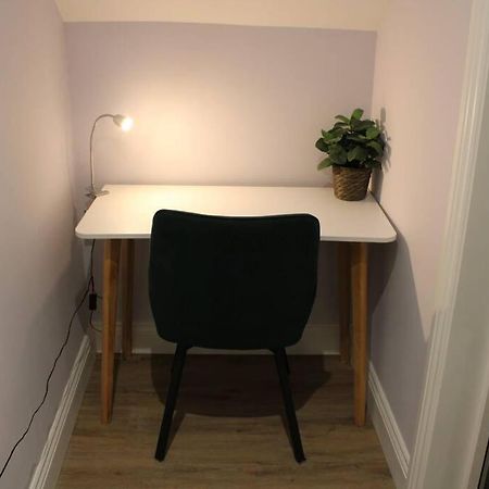 5 Star Apartment Londra Esterno foto